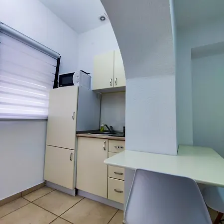 Park Apartment *